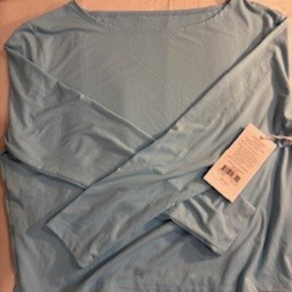 TAVI - Beach day Brushed Tec Knit Long Sleeve Tee - Surf Blue Color - NWT - Picture 3 of 4